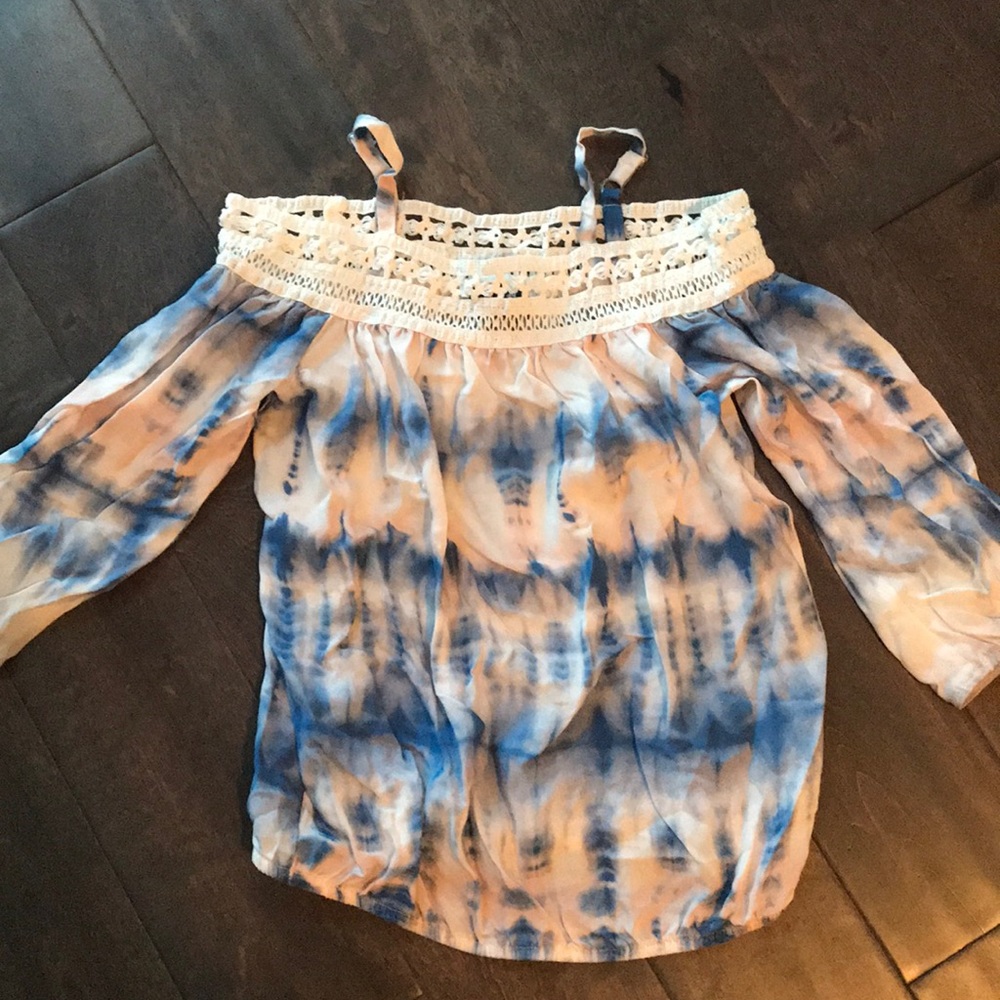 Girls tie dye cold shoulder shirt